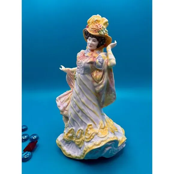 Royal Doulton "Primrose" HN3710, Flowers of Love Collection, 1995, BOX